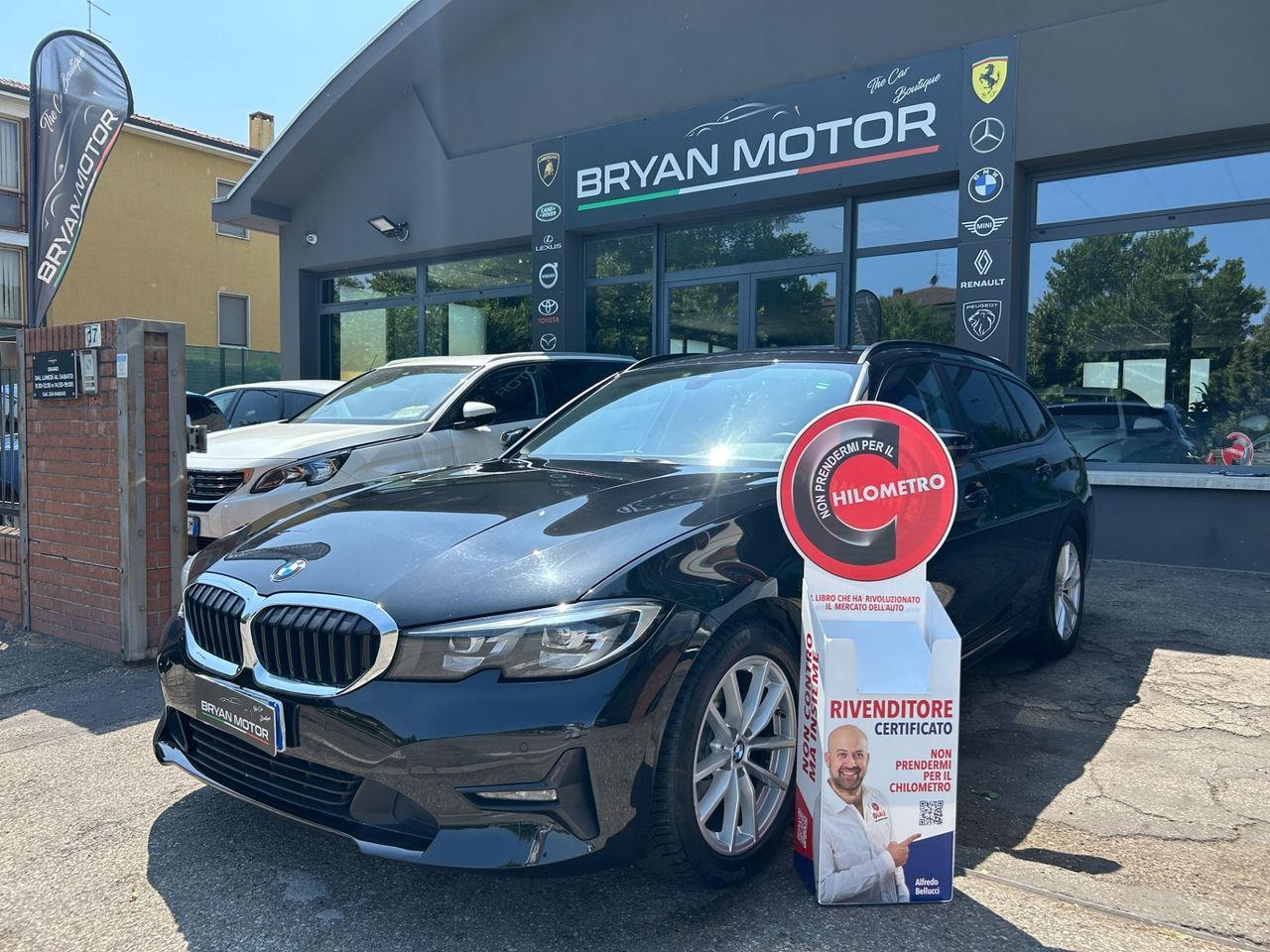 BMW 320 320d xDrive Touring Luxury - Samsaru's Car Outlet