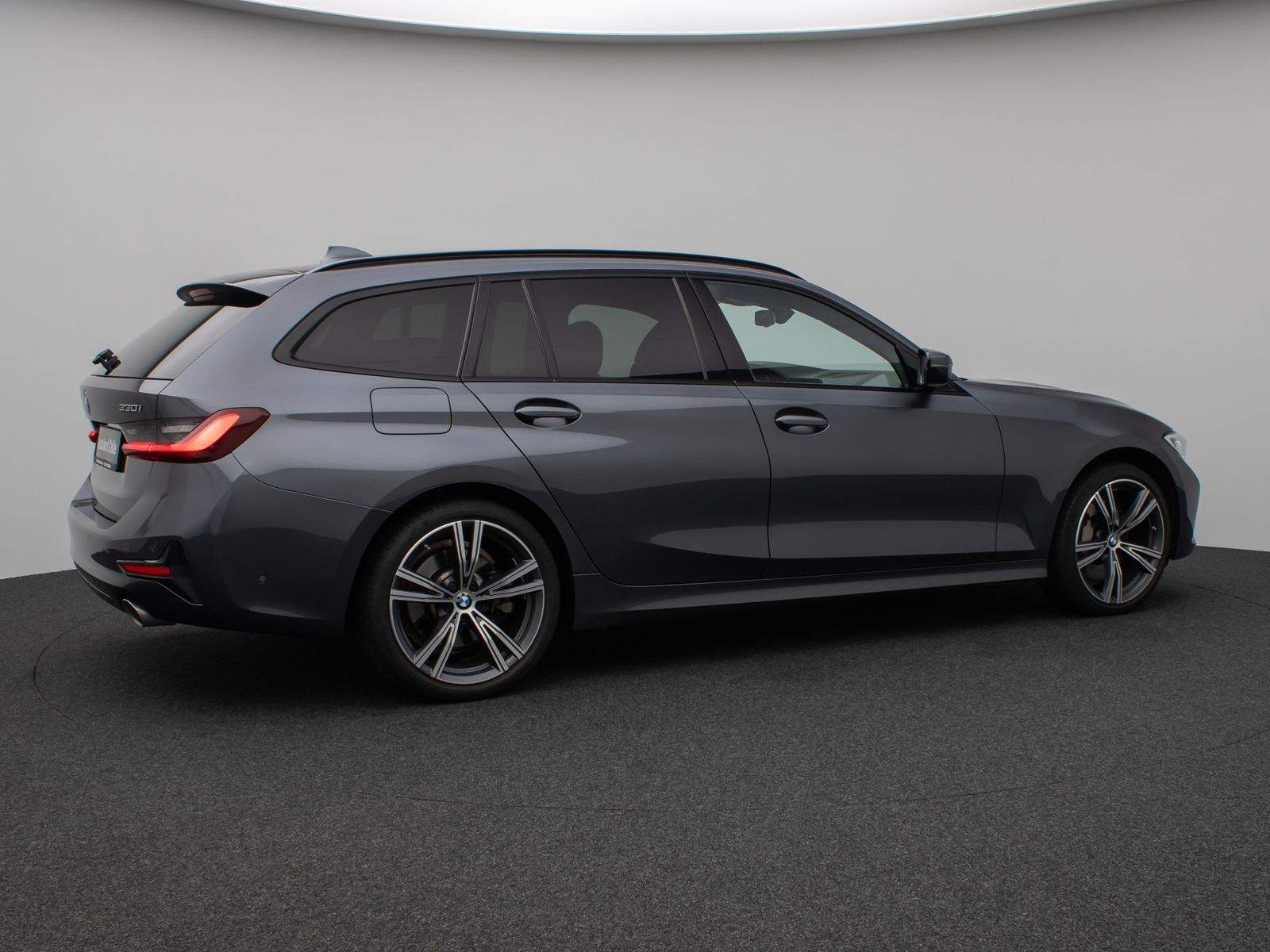 BMW 330i xD SportLine - Samsaru's Car Outlet