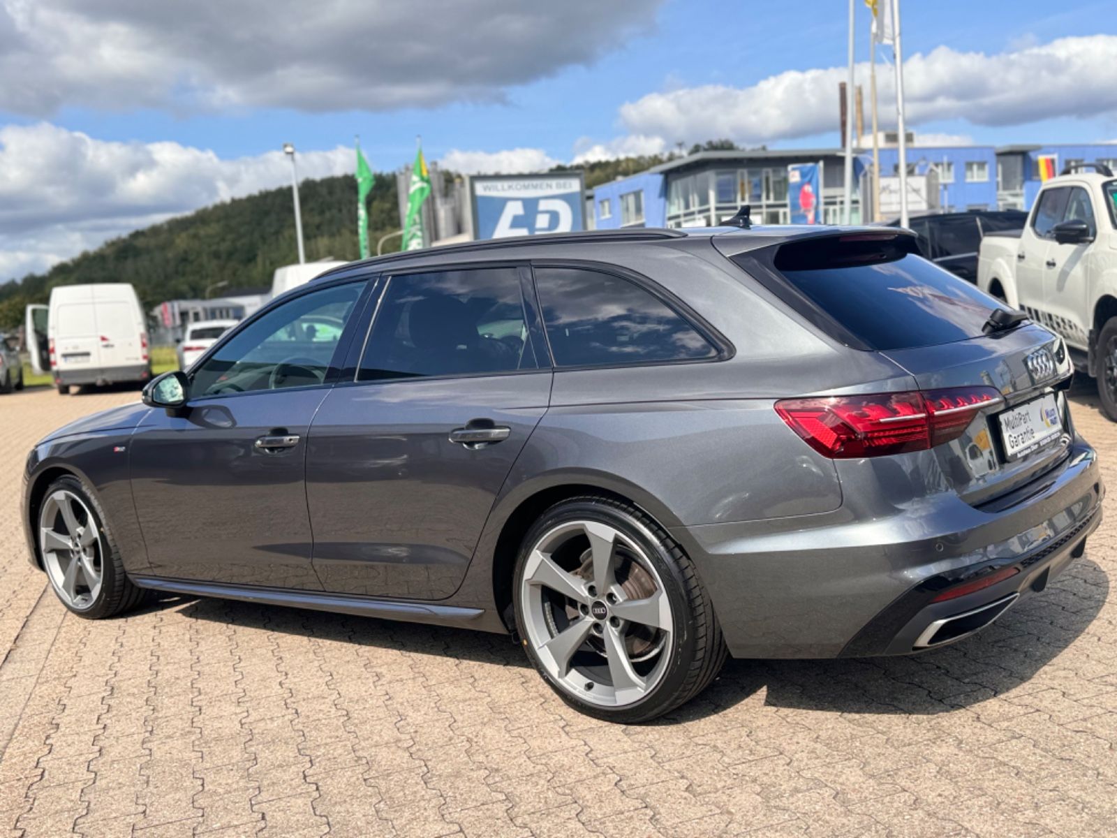 Audi A4 Avant 35 TDI S line - Samsaru's Car Outlet