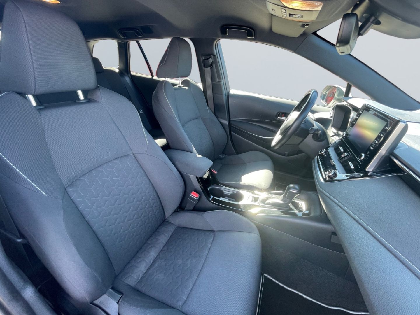 Toyota Corolla 1.8 Hybrid TS - Samsaru's Car Outlet