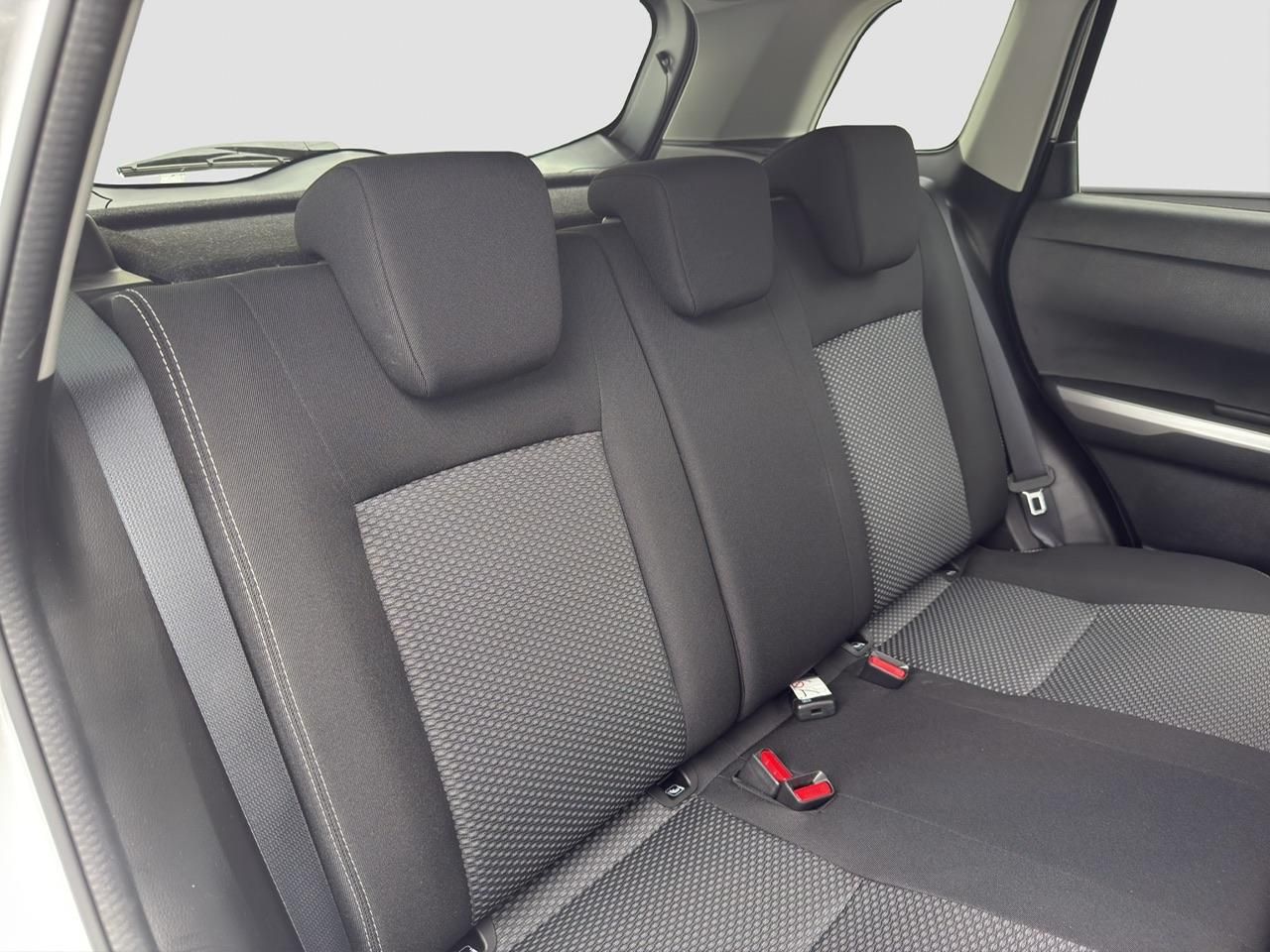 Suzuki Vitara 1.4 Mild-Hybrid GL 4x4 - Samsaru's Car Outlet