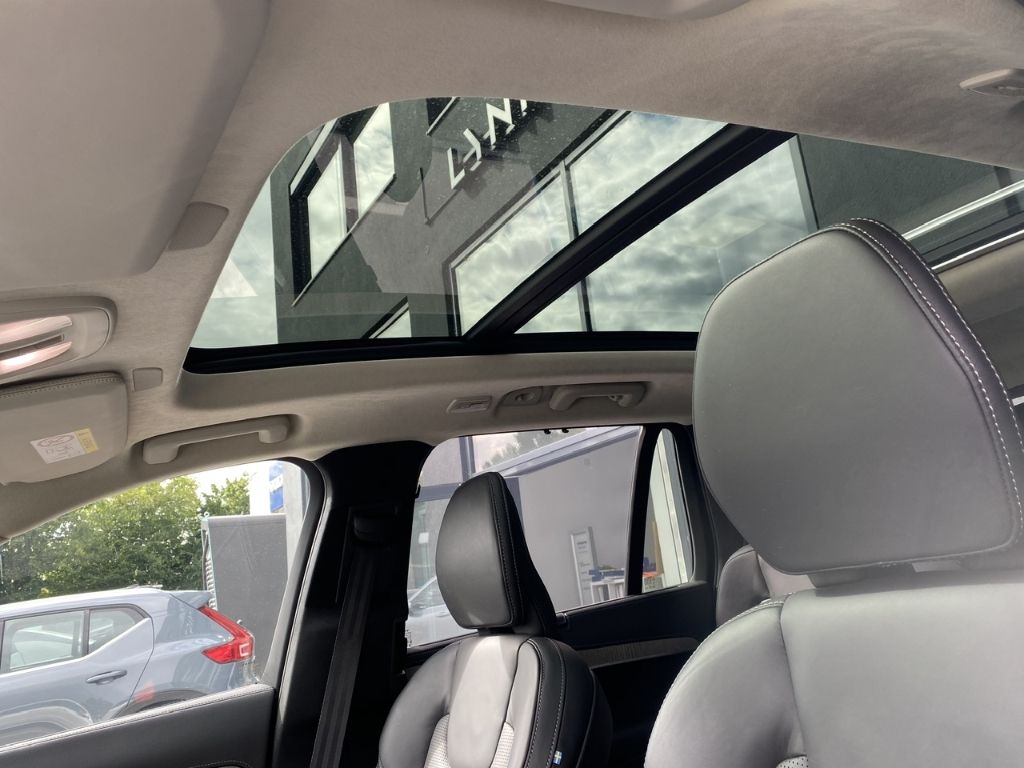 Volvo XC90 Ultimate Bright AWD B5 Diesel - Samsaru's Car Outlet