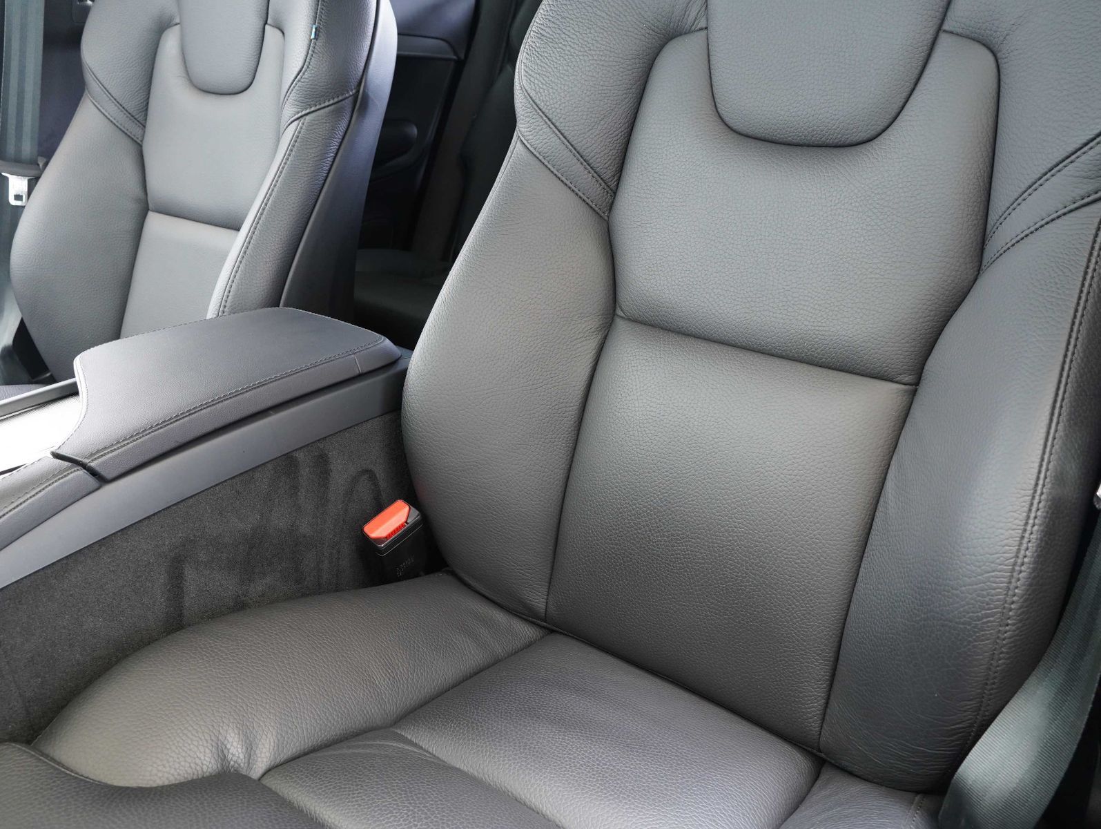 Volvo XC90 B5 D AWD Plus Bright FOUR-C/AHK/7-SITZE