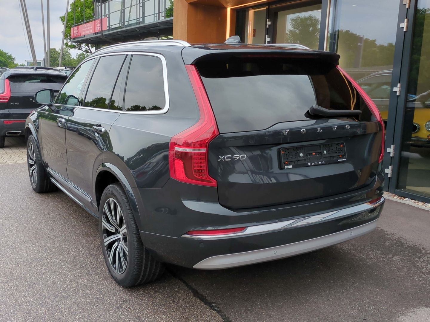 Volvo XC90 Plus Bright Recharge Plug-In Hybrid AWD T8