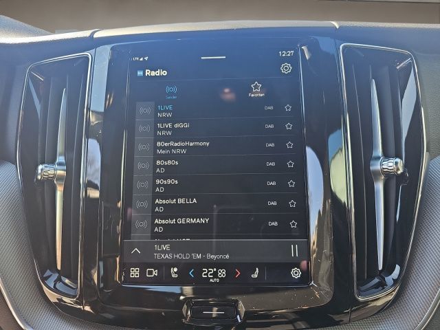 Volvo XC60 B4 Plus Dark - Samsaru's Car Outlet
