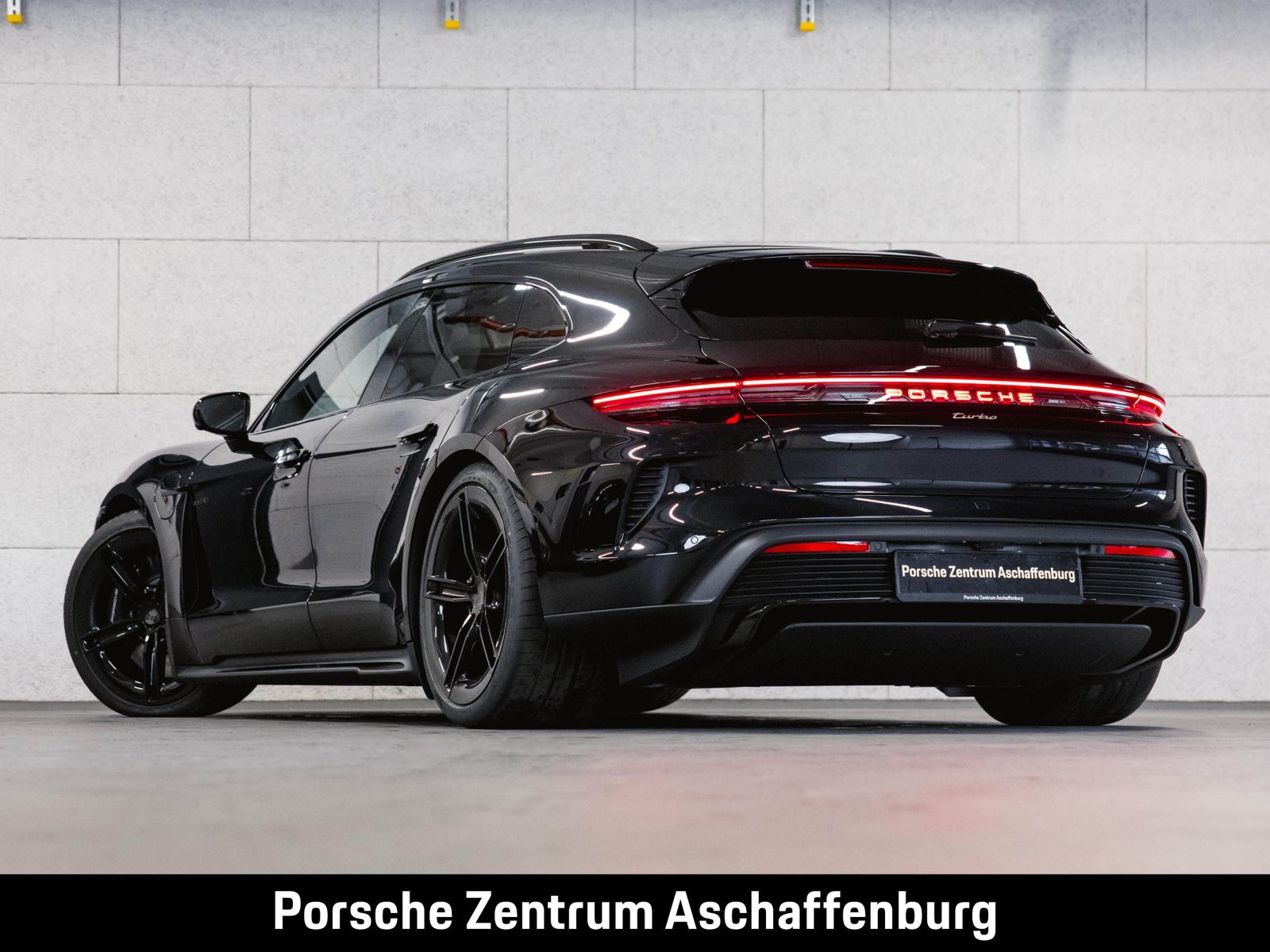 Porsche Taycan Turbo Sport Turismo SportDesign Paket