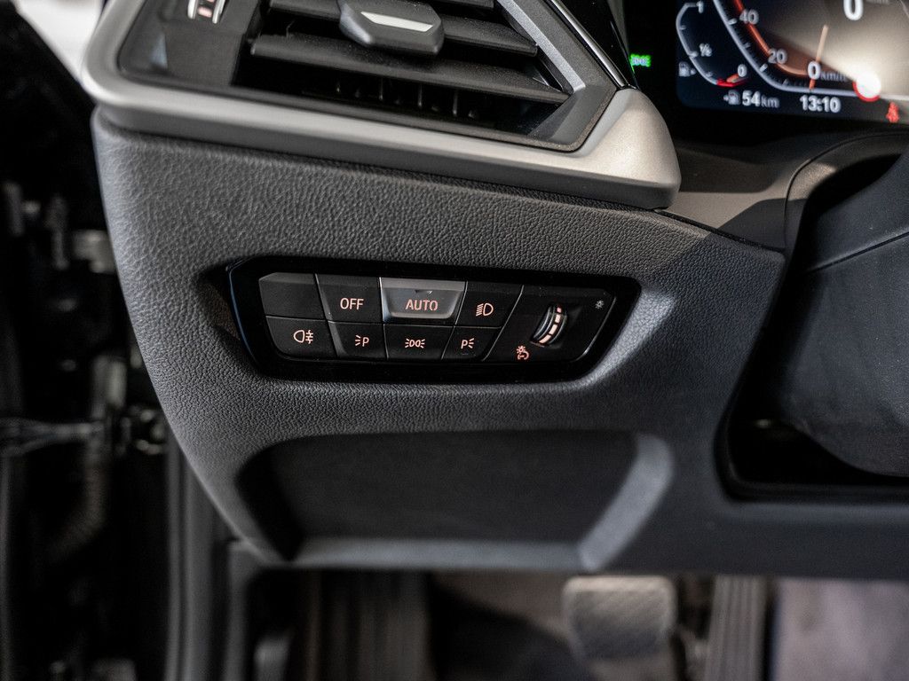 BMW 320i Touring Advantage - Samsaru's Car Outlet