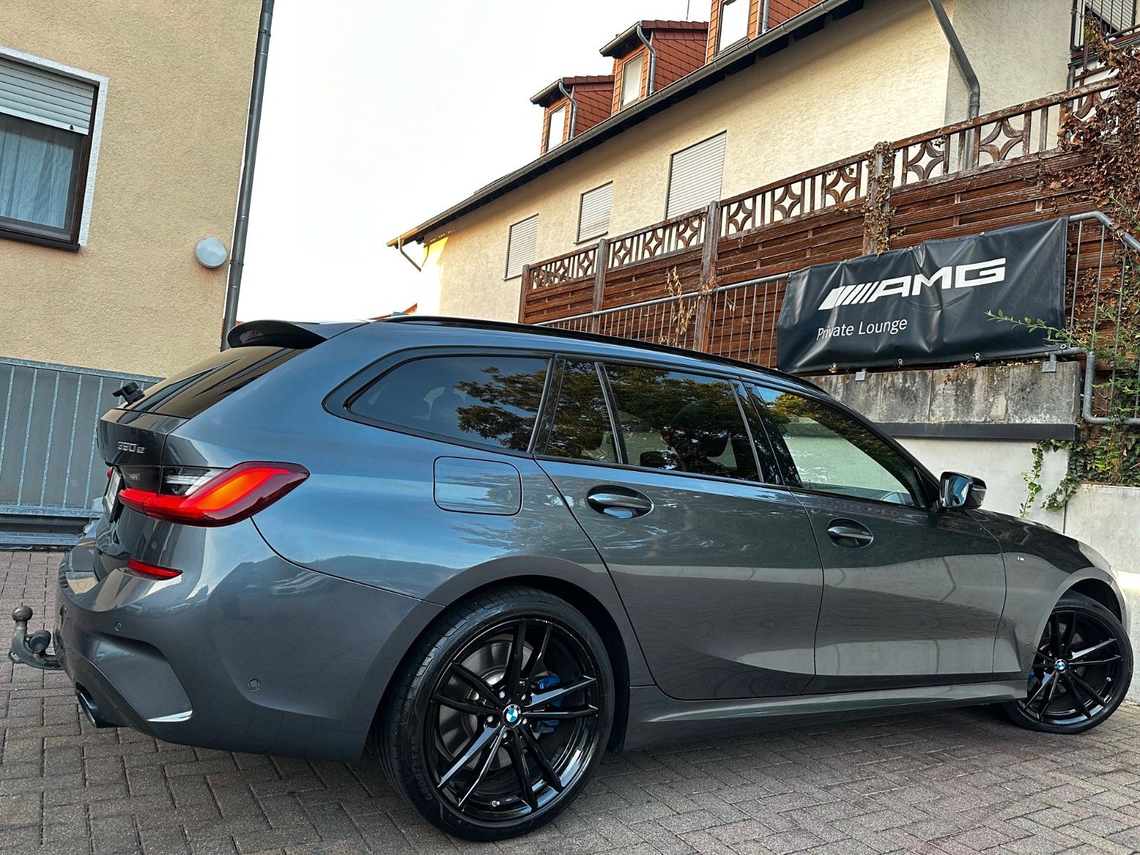 BMW 330e M Sport Shadow - Samsaru's Car Outlet