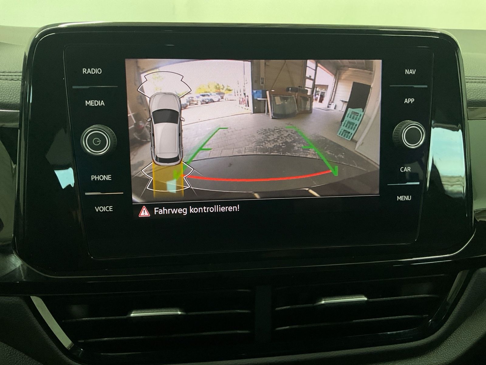 Volkswagen T-Roc STYLE BLACK 2.0TDI - Samsaru's Car Outlet