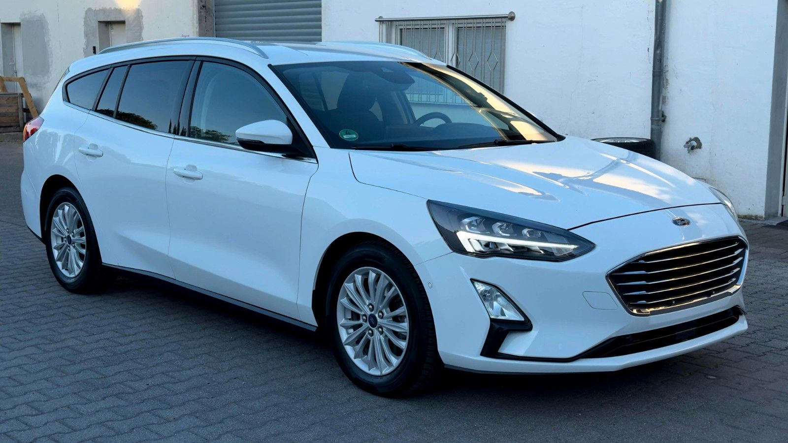 Ford Focus 2,0 - Samsaru's Car Outlet