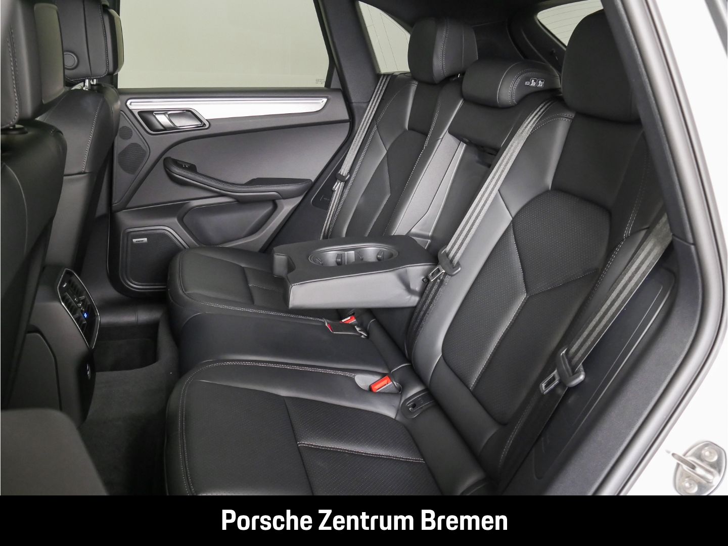 Porsche Macan S - Samsaru's Car Outlet