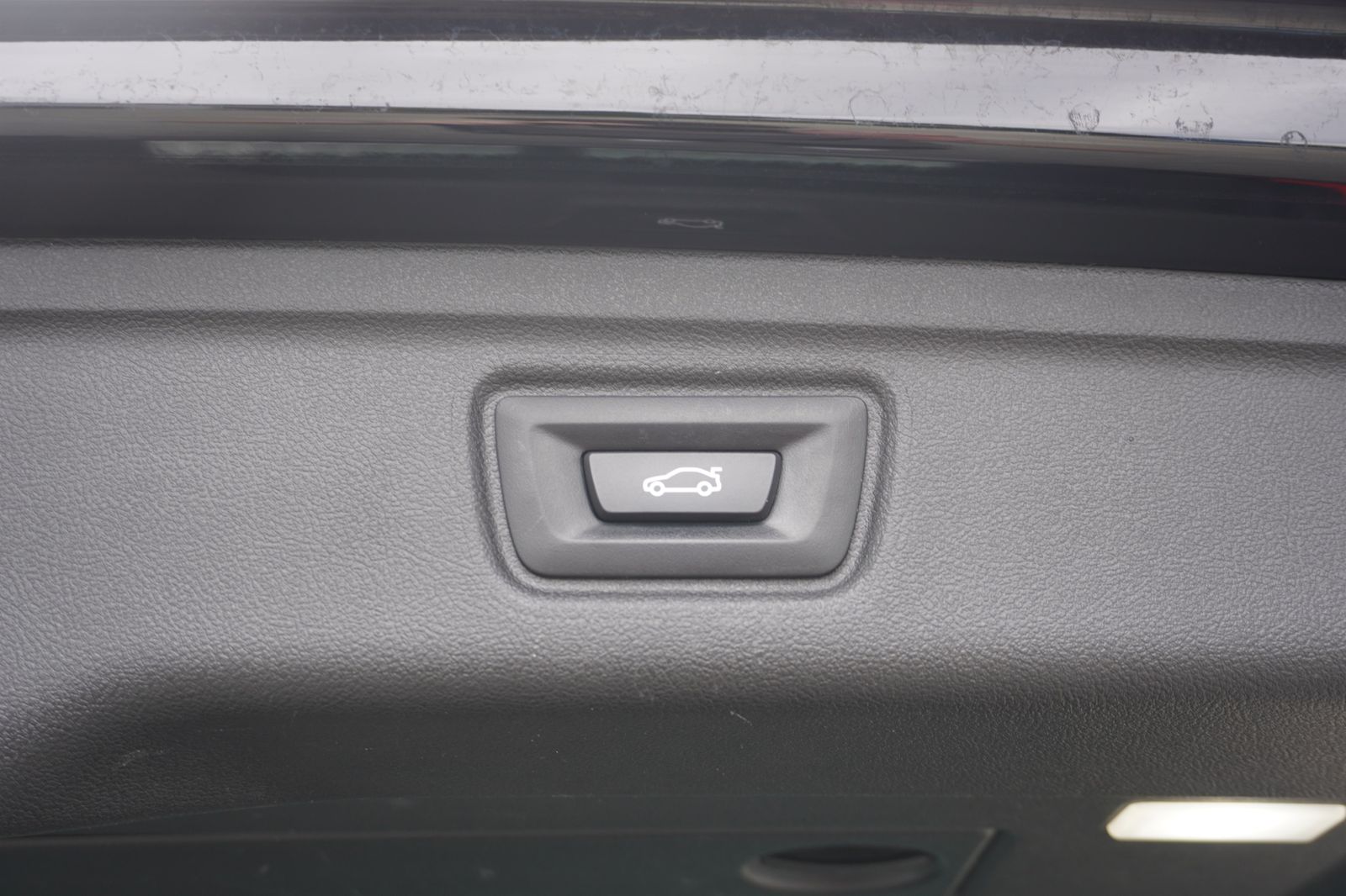 BMW 320d Touring Sport Line - Samsaru's Car Outlet