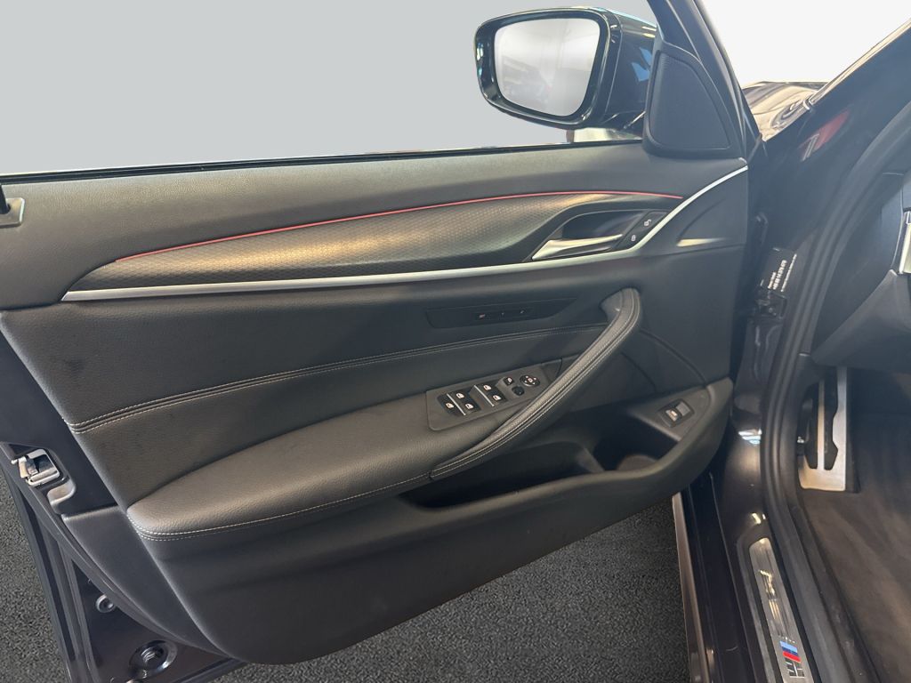 BMW 520d Touring Aut. Head-Up Laser Pano HiFi