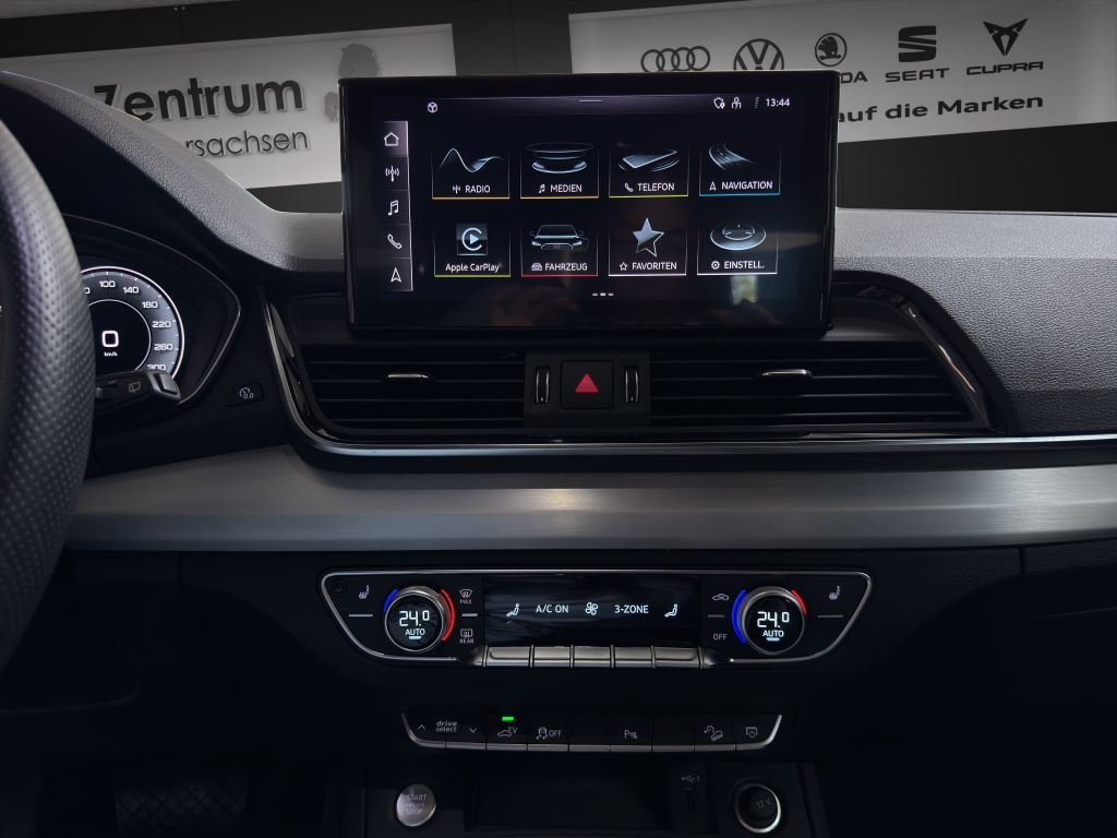 Audi Q5 50 TFSIe quattro S tronic S-line - Samsaru's Car Outlet