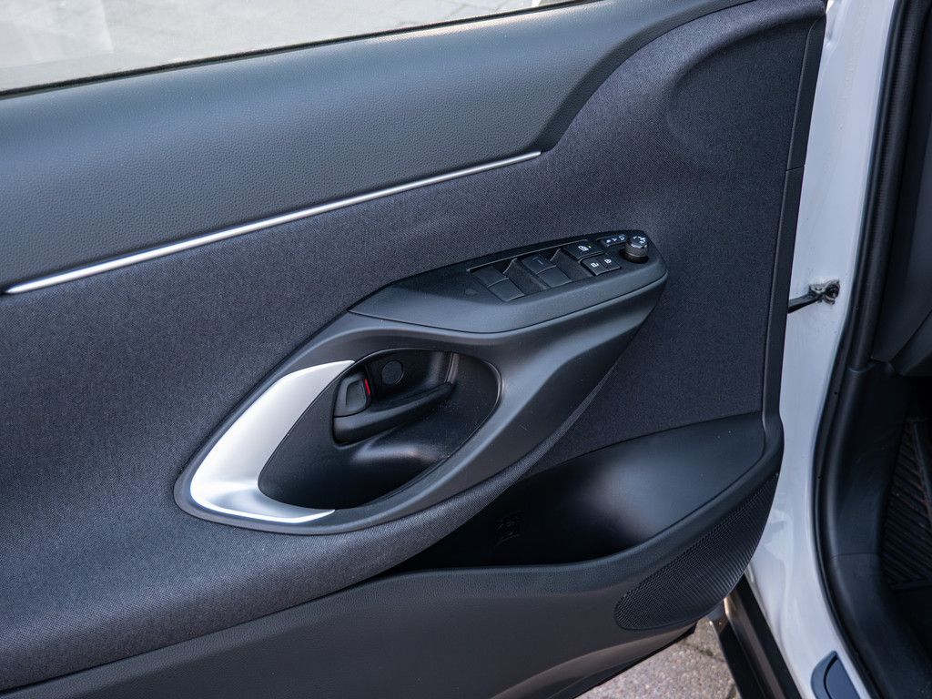 Toyota Yaris Cross Hybrid Team D PDC KAMERA NAVI LED