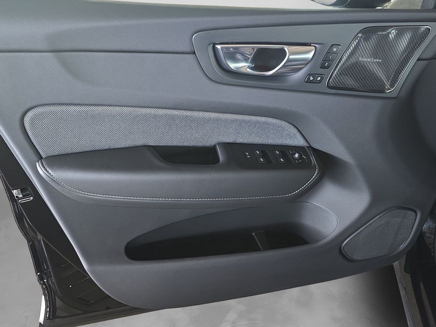 Volvo XC60 B5 B AWD Plus Dark