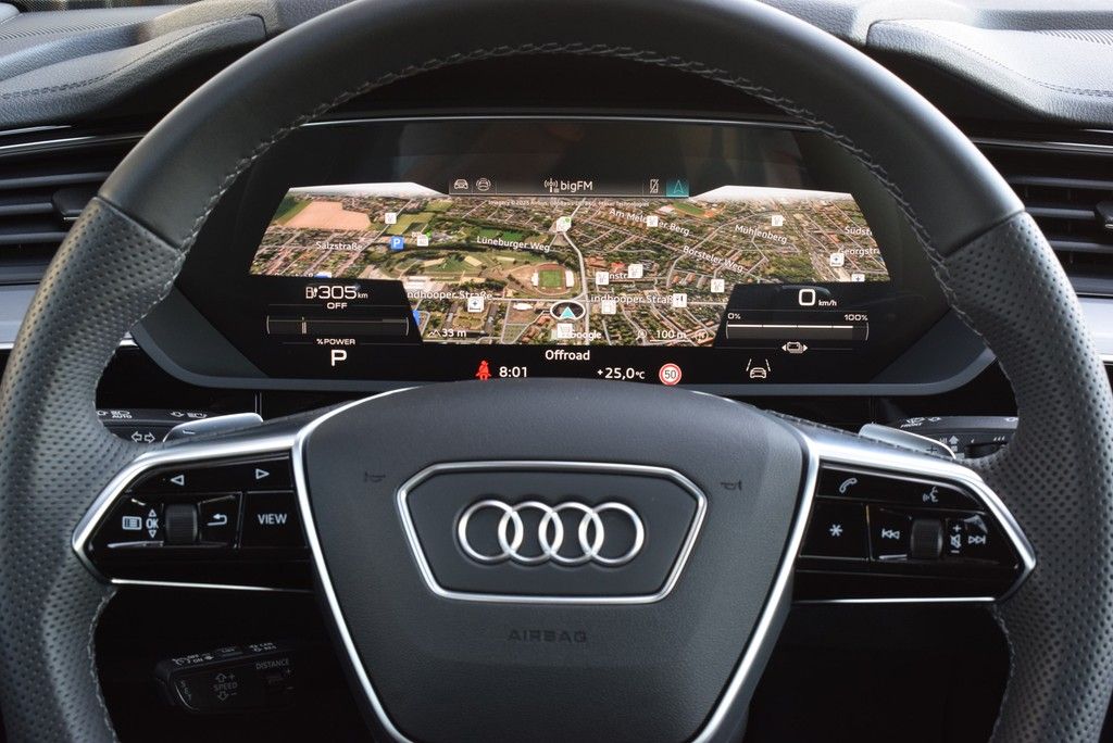 Audi Q8 50 e-tron quattro S-line - Samsaru's Car Outlet