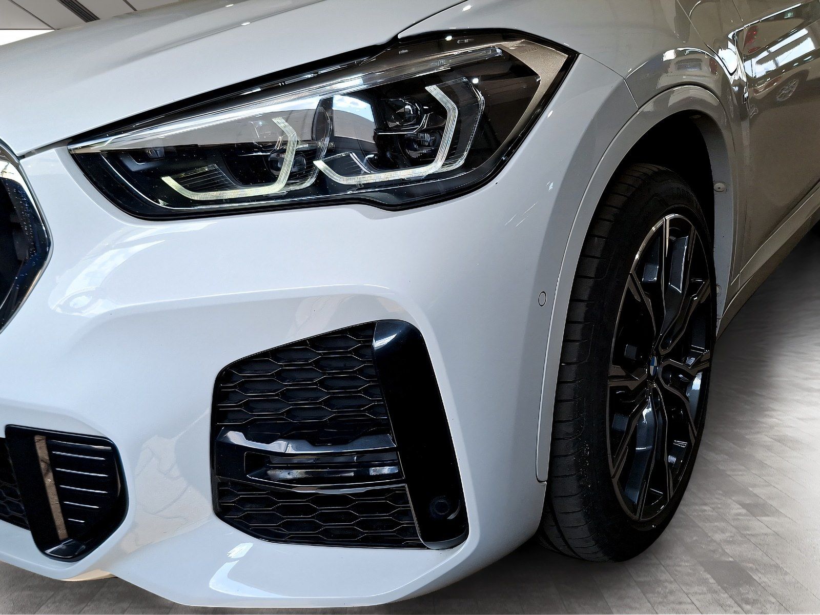 BMW X1 xDrive25e M Sport - Samsaru's Car Outlet