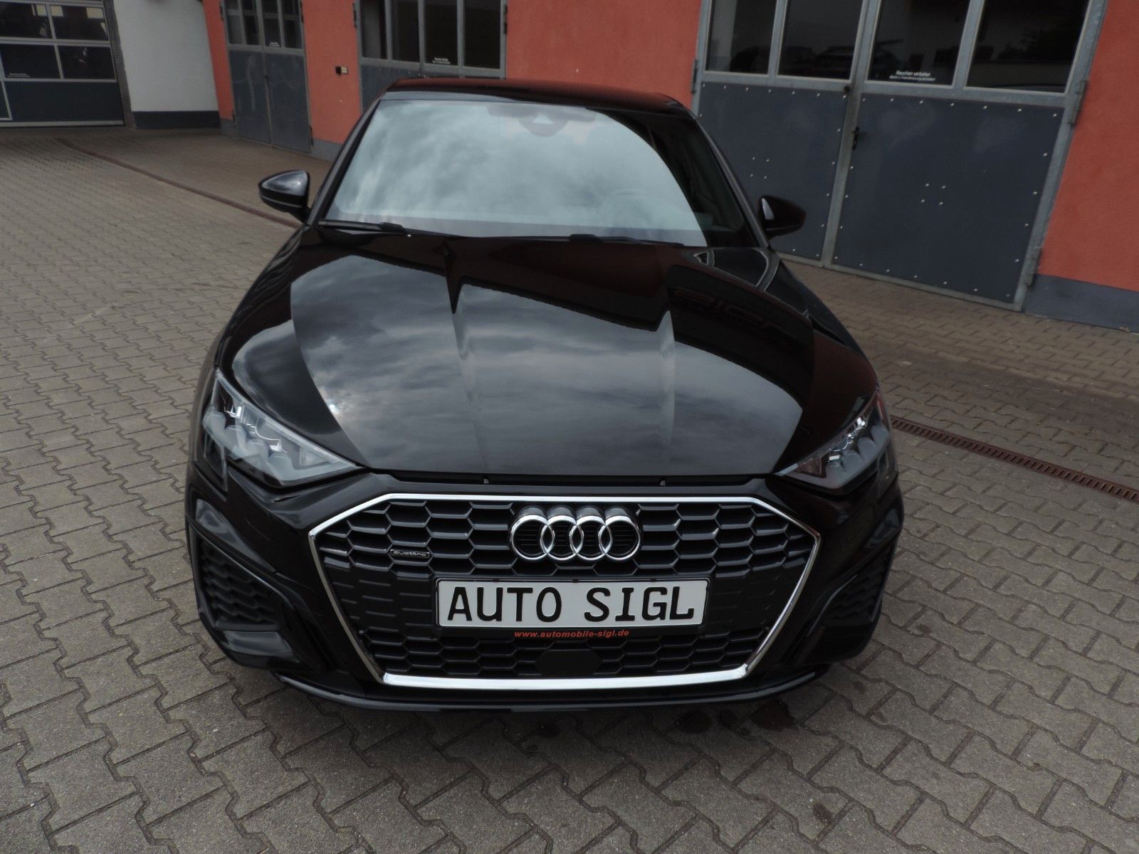 Audi A3 Limousine 40 TFSI quattro S line - Samsaru's Car Outlet