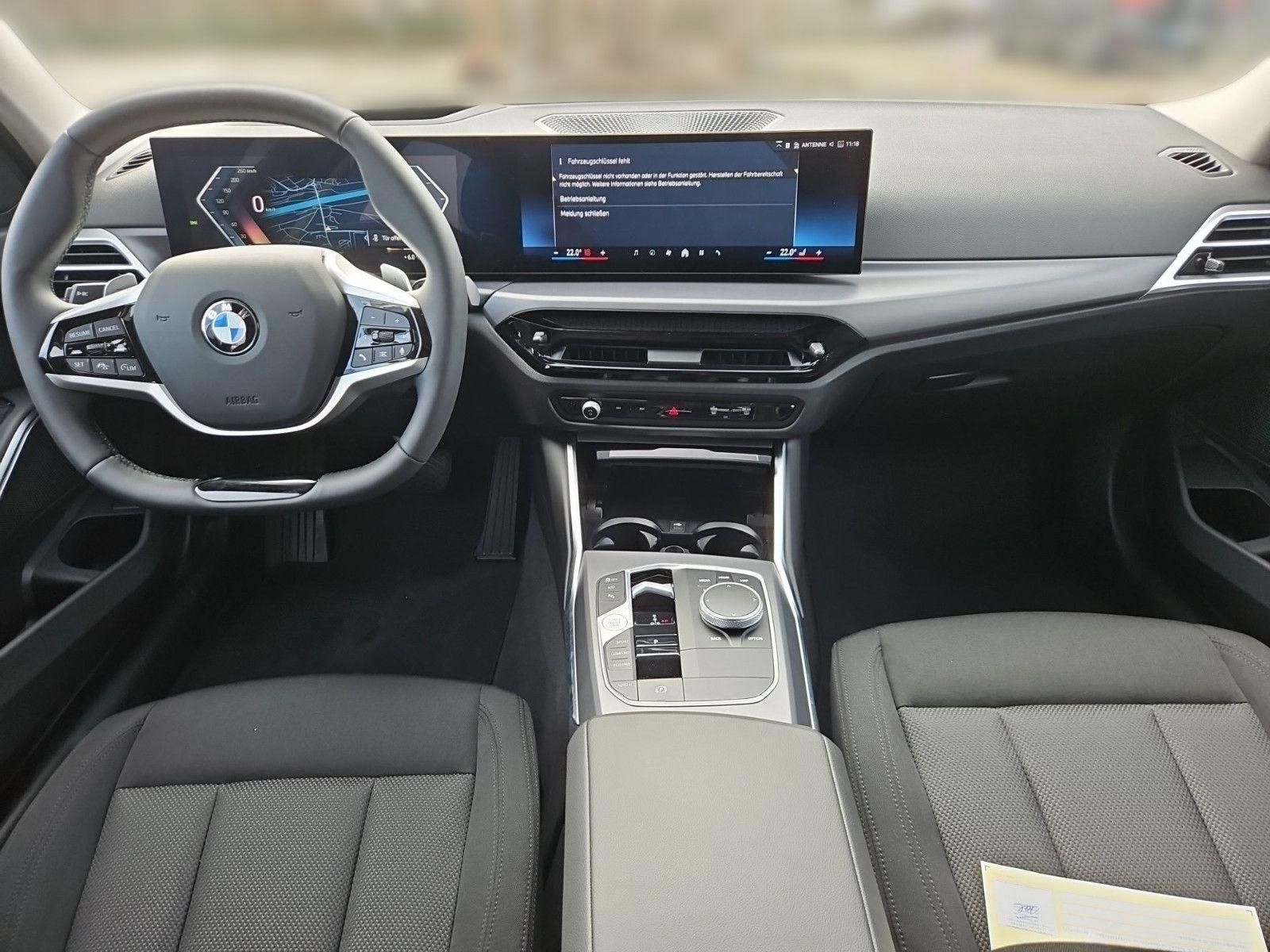 BMW 318d Touring/NAVI/AHK/LED/DAB/HUD/LiveCockpit