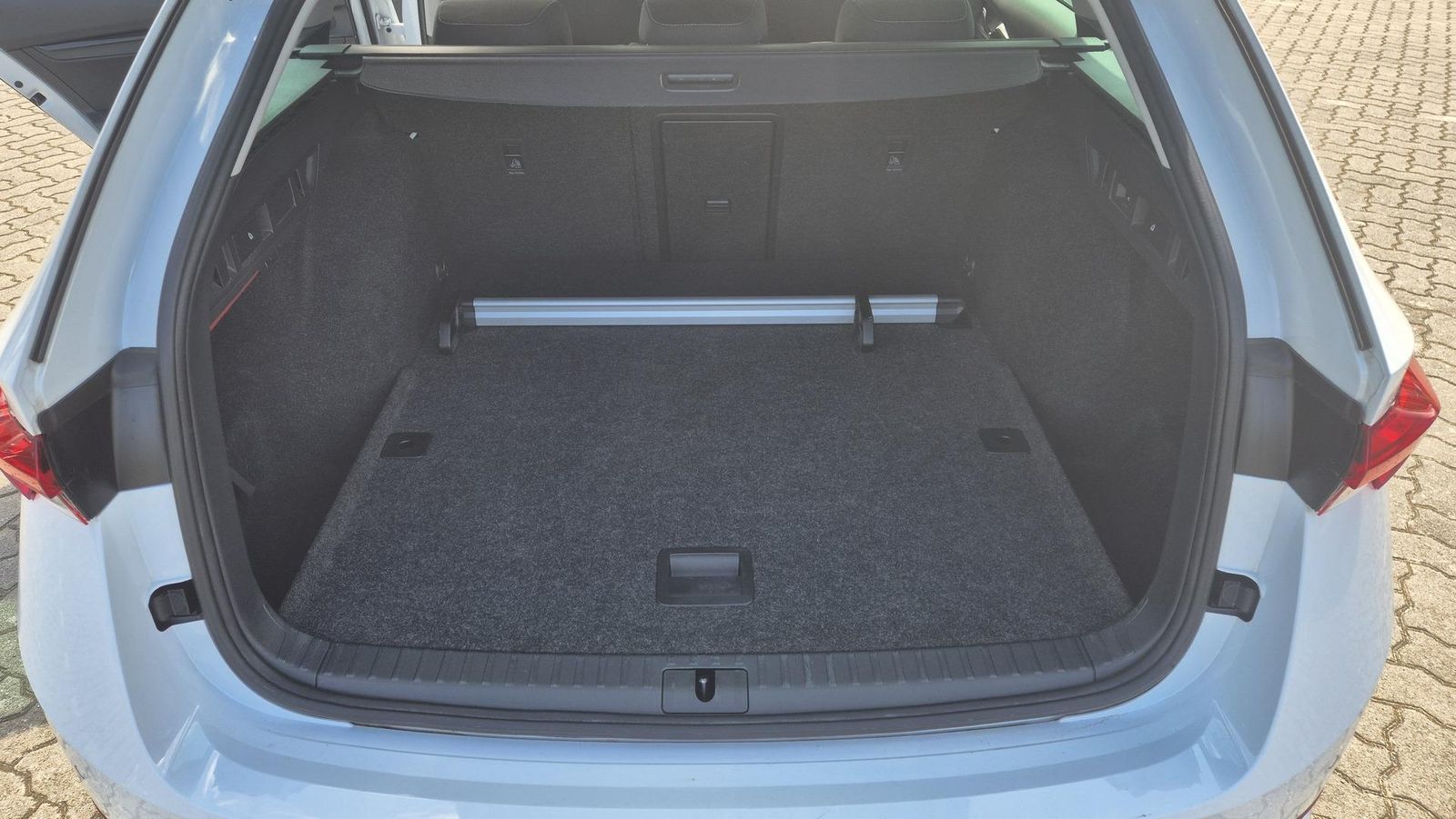 Skoda Octavia Combi 2.0 TDI Clever - Samsaru's Car Outlet