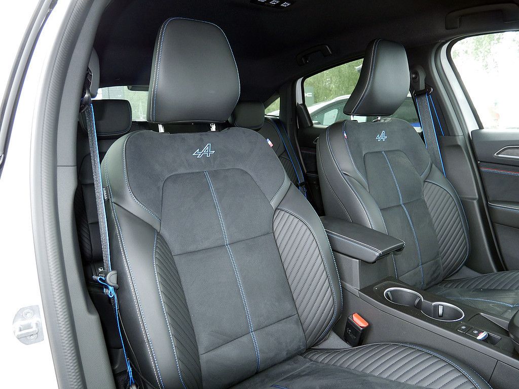 Renault Arkana ESPRIT ALPINE Full Hybrid - Samsaru's Car Outlet