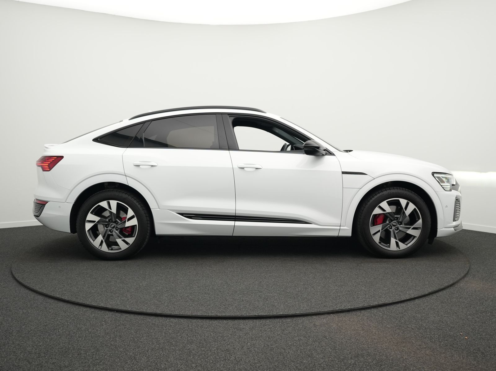 Audi Q8 Sportback e-tron 50 S line quattro