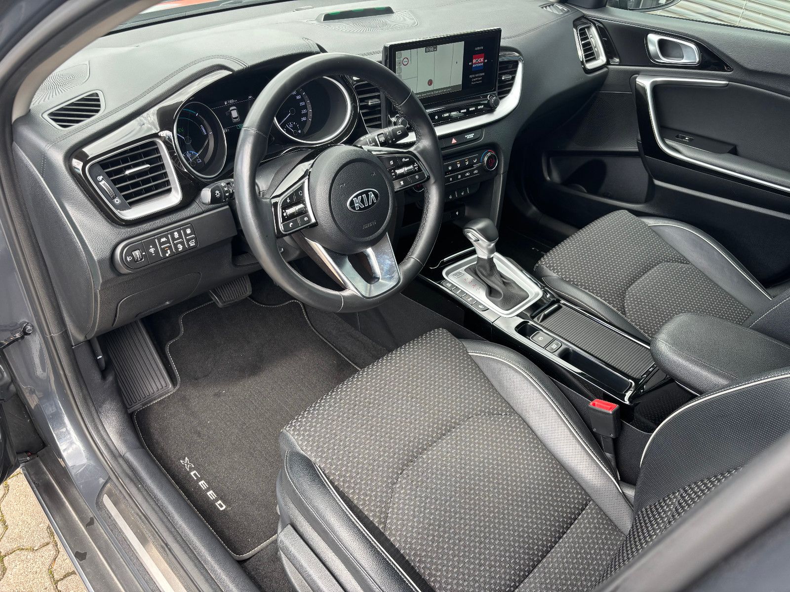 Kia XCeed 1.6 Spirit Plug-in Hybrid - Samsaru's Car Outlet