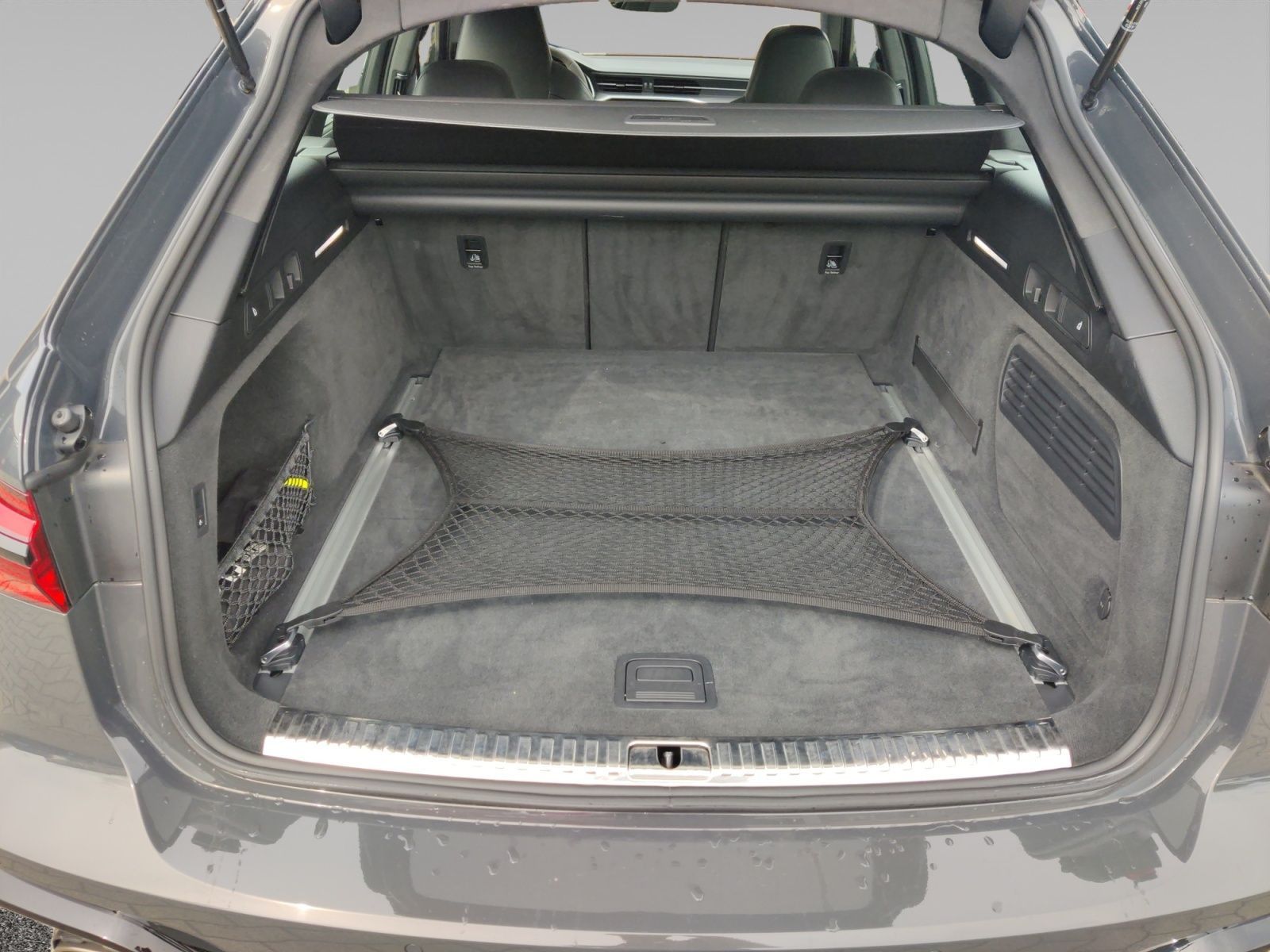Audi RS6 Avant 4.0 TFSI LED AHK HUD NAVI PANO STHZ