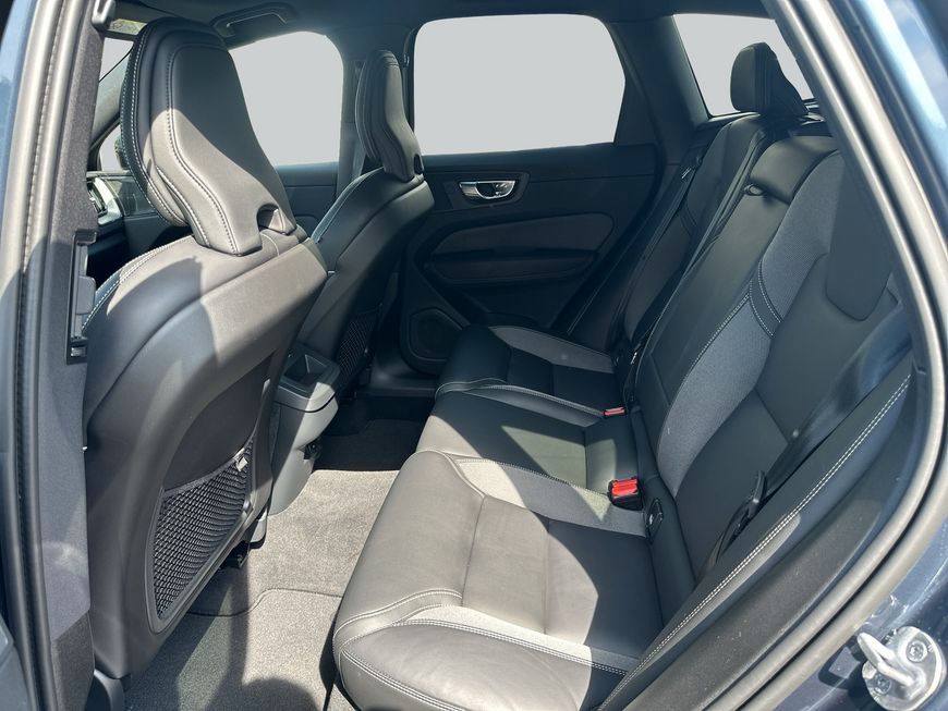 Volvo XC60 B4 D AWD Plus Dark