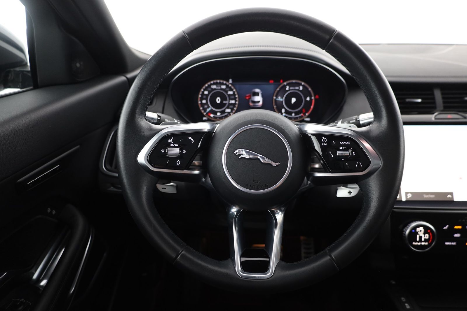 Jaguar E-PACE 2.0 Aut. AWD LED Panorama Memory 360° ACC