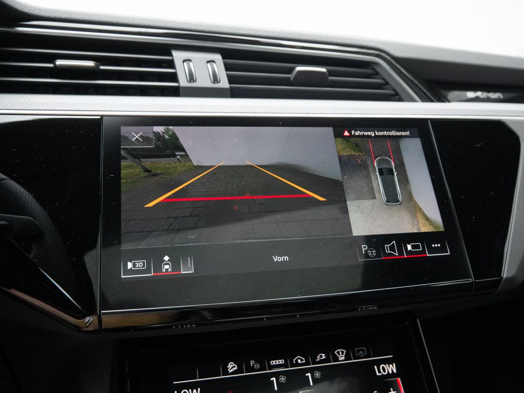 Audi Q8 S line 50 e-tron quattro - Samsaru's Car Outlet