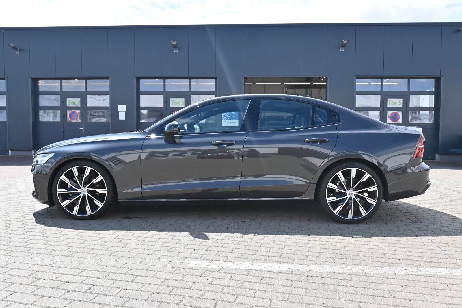 Volvo S60 B4 Benzin Plus Dark*PANO*STHZG*360°*H&K*