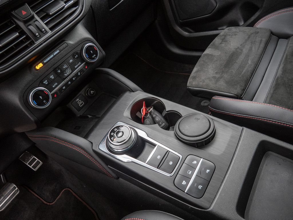 Ford KUGA ST-LINE X - Samsaru's Car Outlet