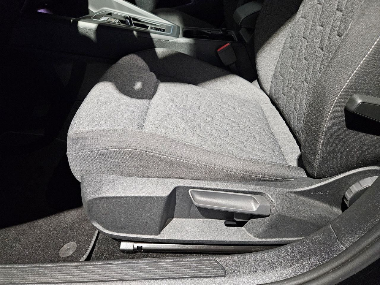 Volkswagen Golf 1.5 TSI Move DSG - Samsaru's Car Outlet