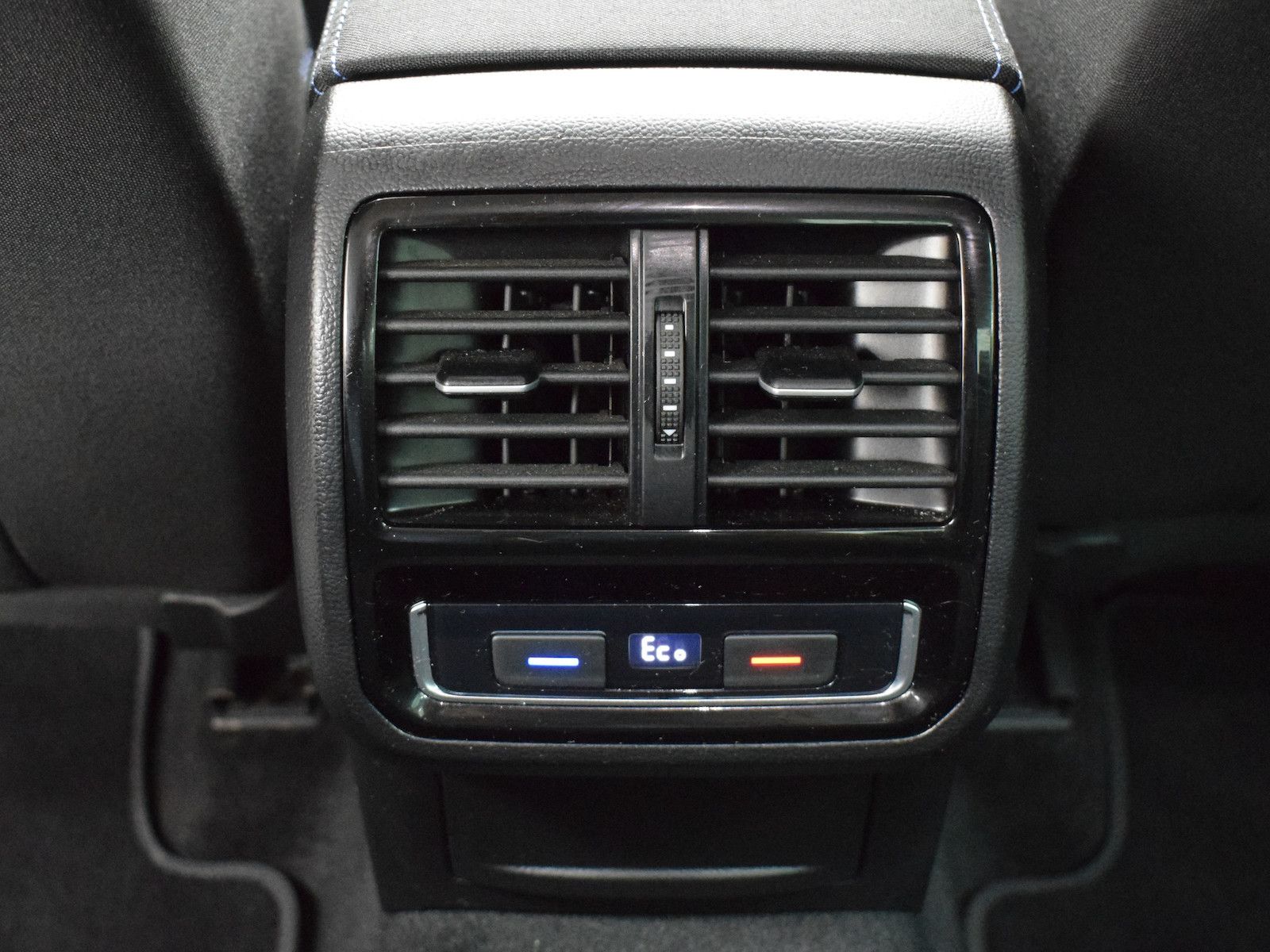 Volkswagen Passat GTE 1.4 Limousine - Samsaru's Car Outlet