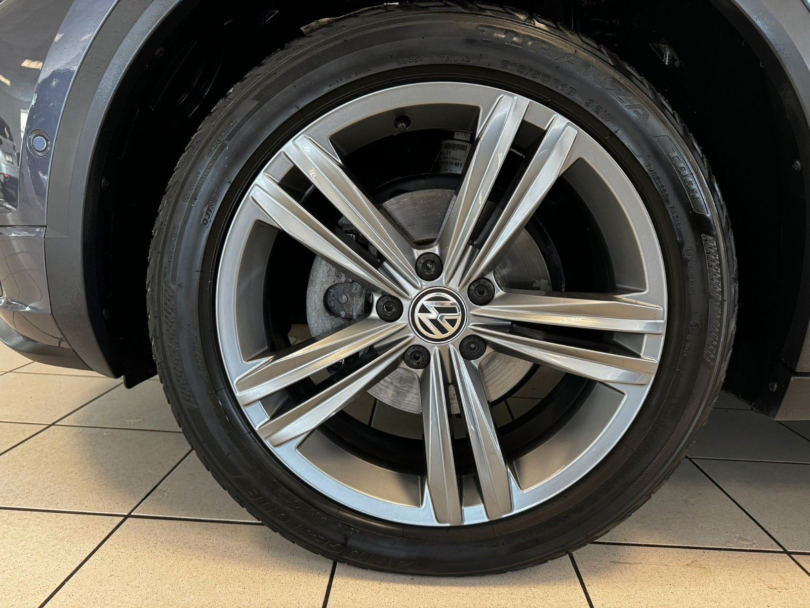 Volkswagen T-Roc R-Line - Samsaru's Car Outlet