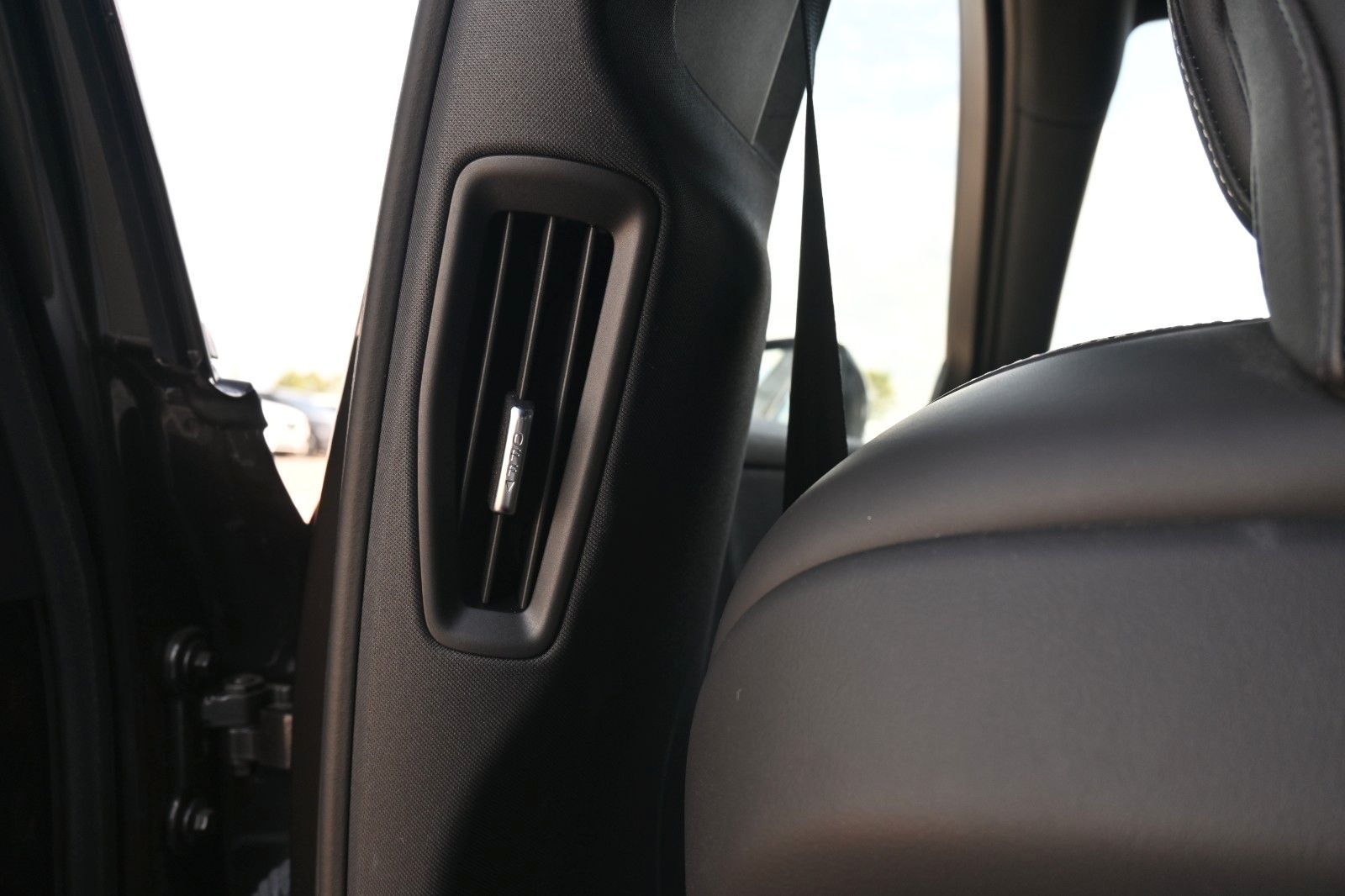 Volvo S60 B4 Benzin Plus Dark*PANO*STHZG*360°*H&K*