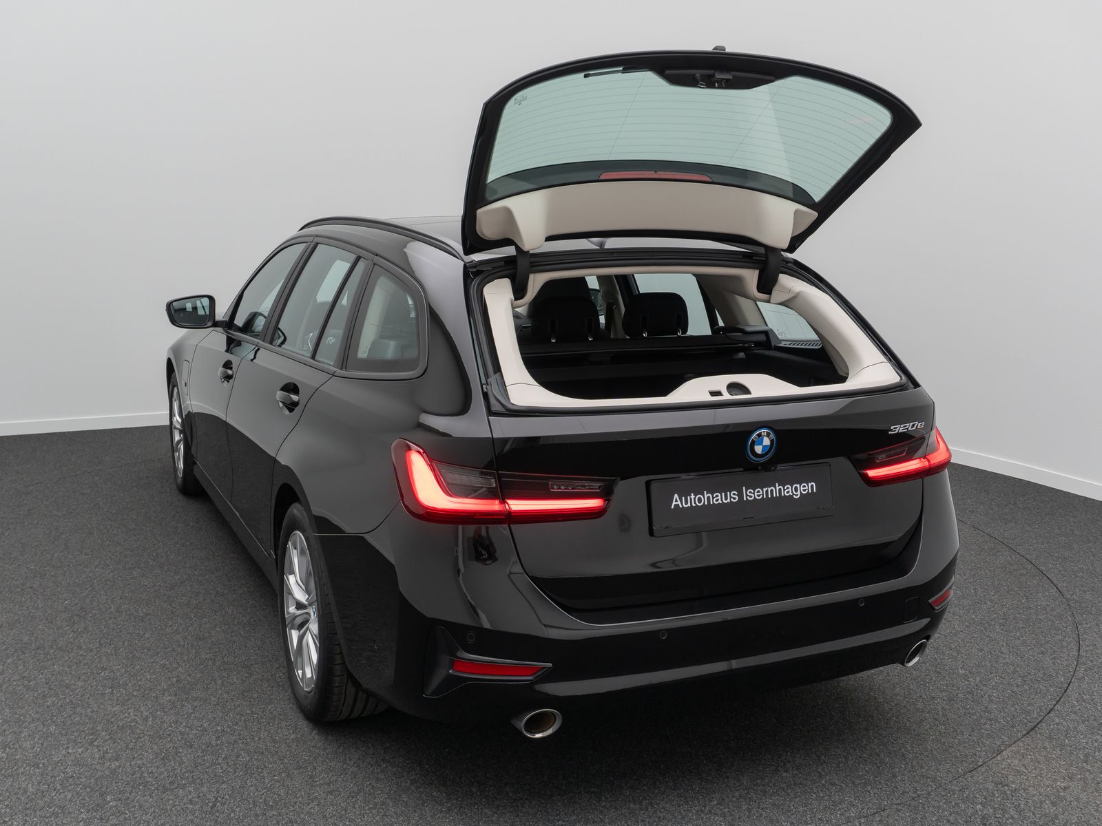BMW 320e - Samsaru's Car Outlet