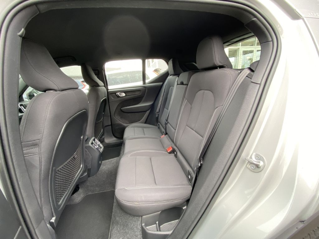 Volvo XC40 Plus Recharge Pure Electric StandHZG AHK Di