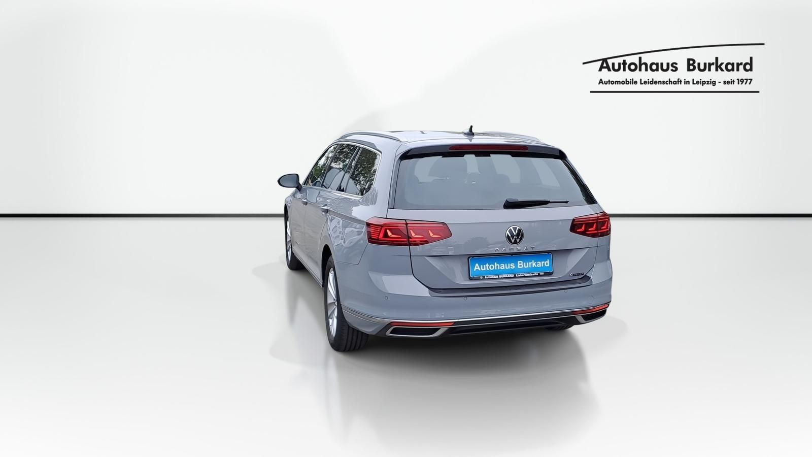 Volkswagen Passat Elegance 2.0 TDI+200PS+4M+Navi+RFK+Standh