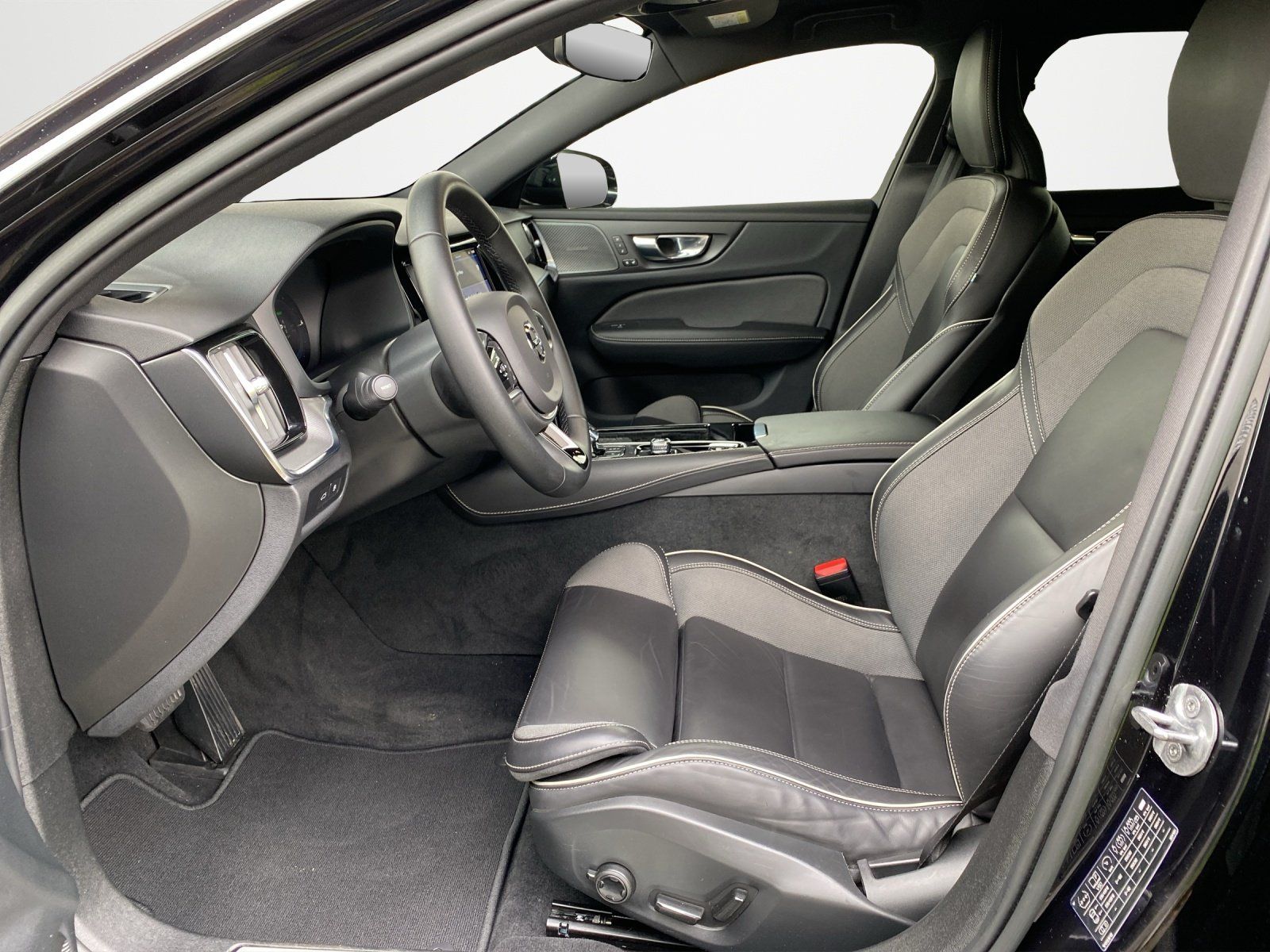 Volvo V60 T8 Plus Bright AHK*SHZ vo+hi*AWD*StHzg*