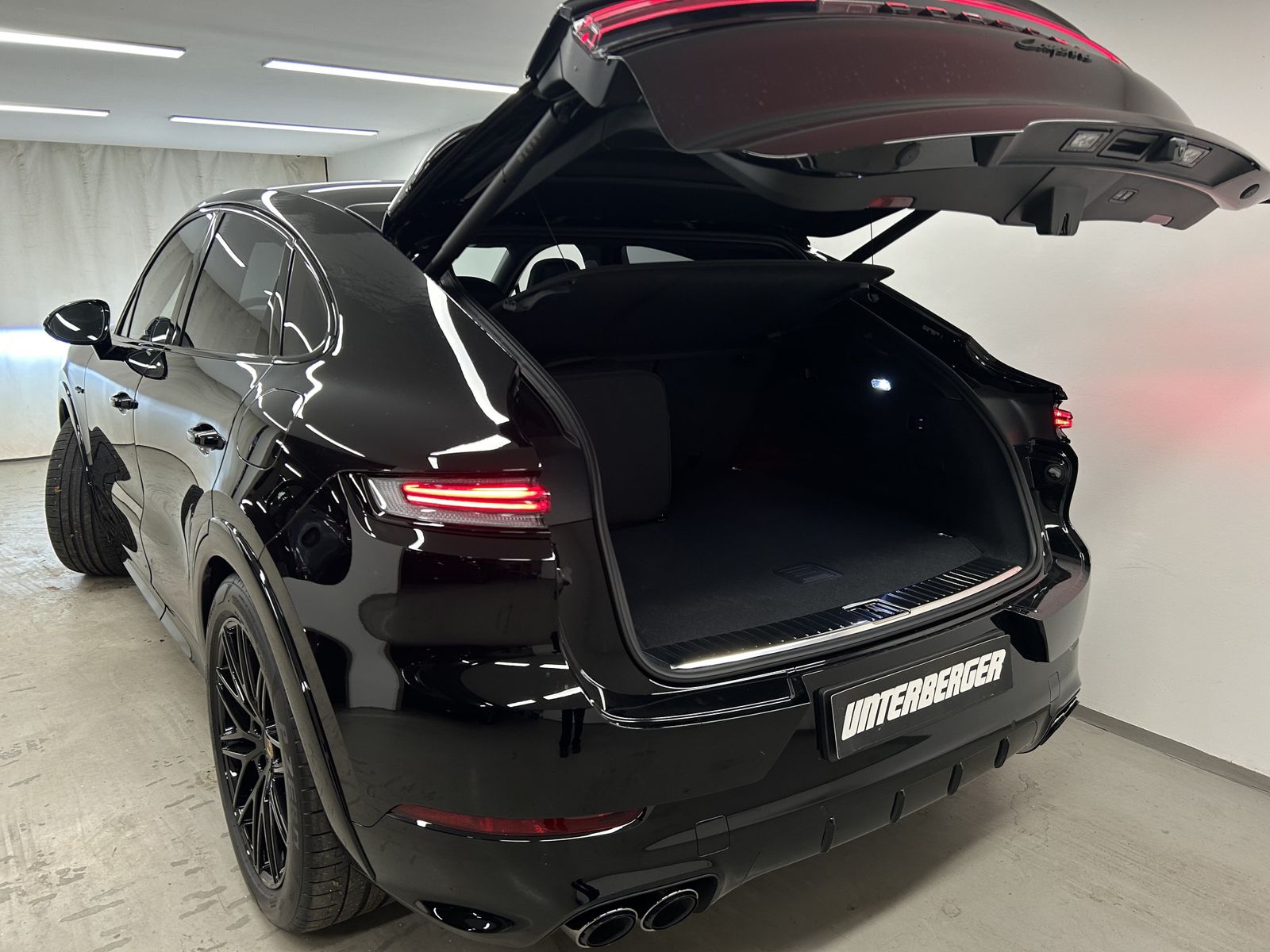 Porsche Cayenne E-Hybrid Coupé ACC BOSE Matrix Carbon PD