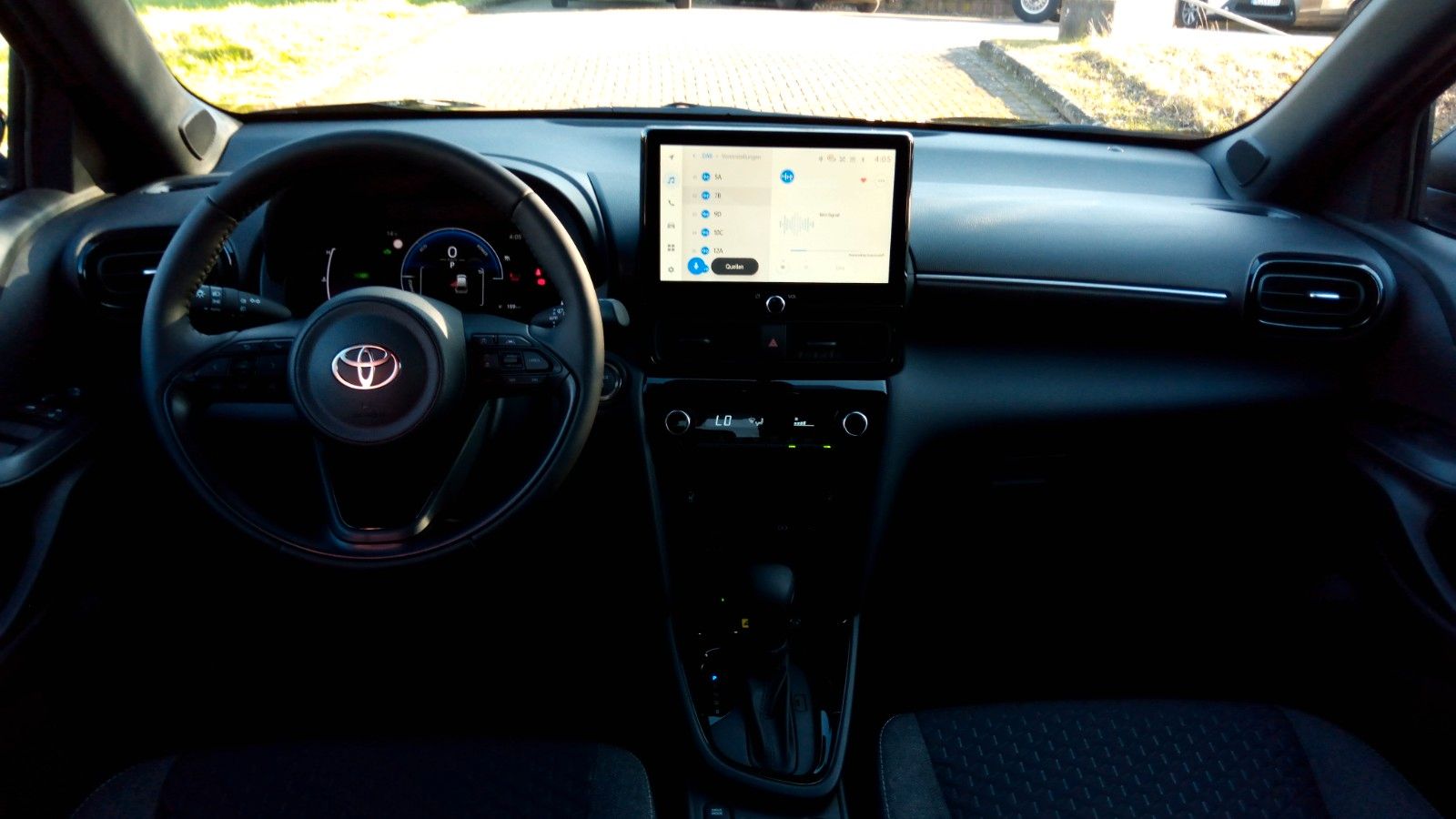 Toyota Yaris Cross 1,5-l-VVT-iE Teamplayer Safety P. V