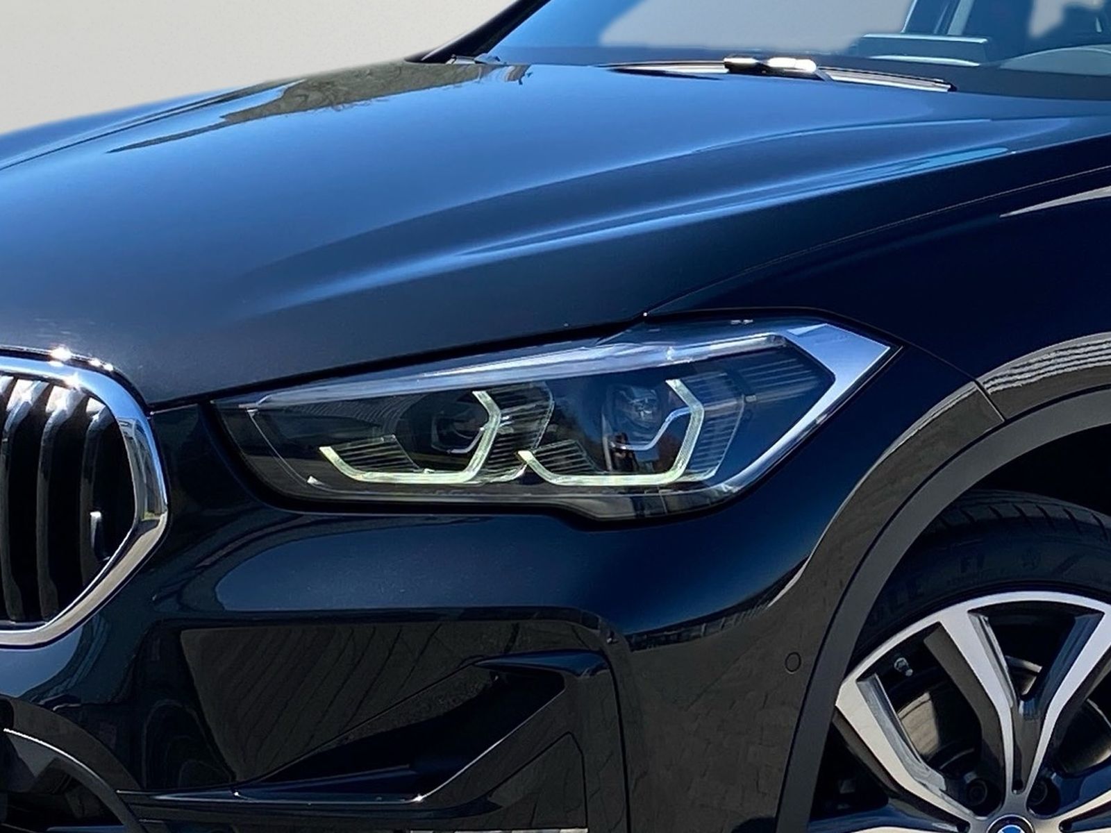 BMW X1 xDrive20i Sport Line - Samsaru's Car Outlet