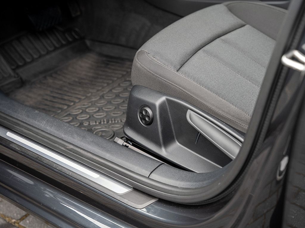 Audi A4 Avant 35 TFSI - Samsaru's Car Outlet