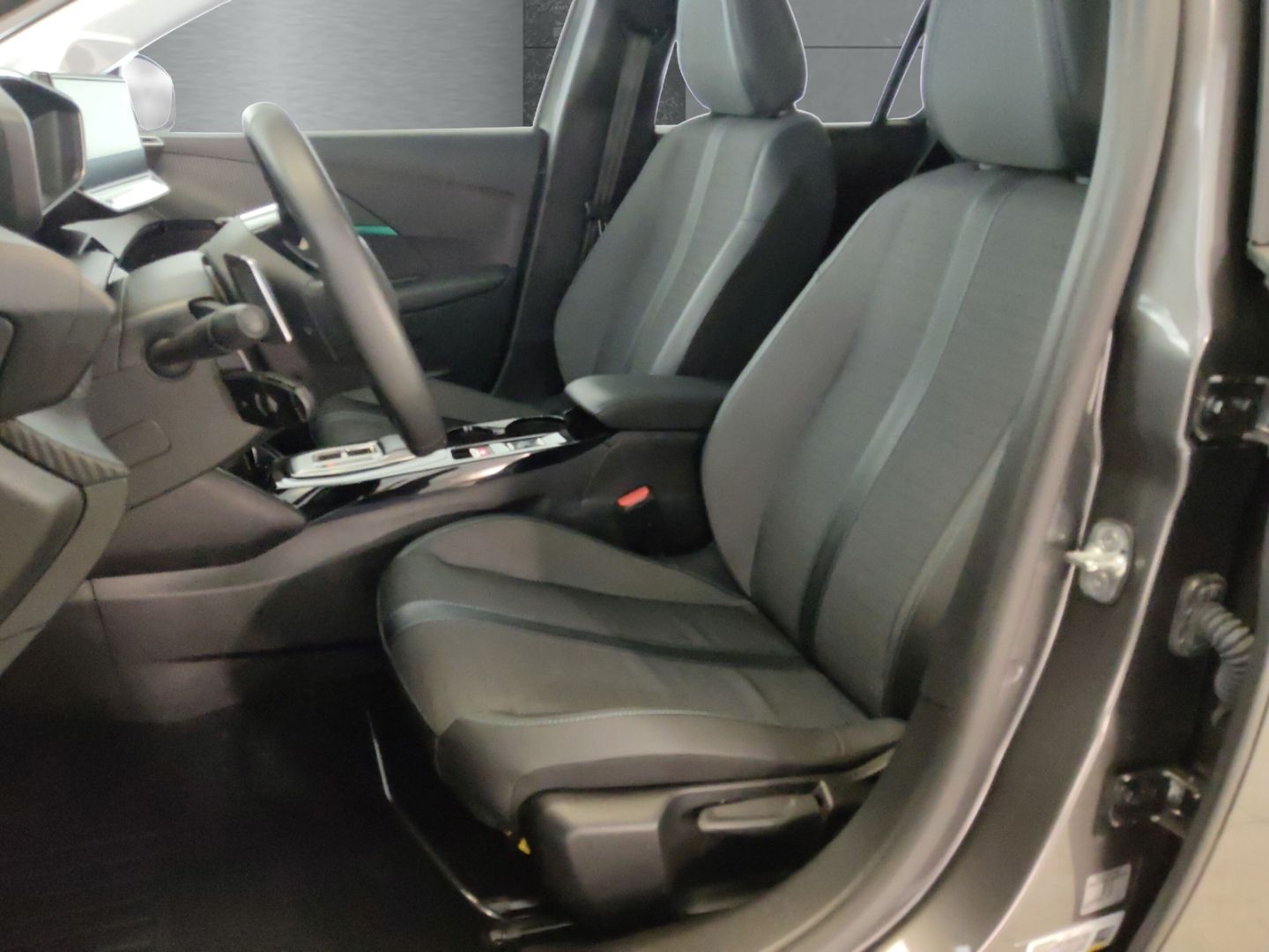 Peugeot 208 1.2 PureTech 100 Allure Automatik - Samsaru's Car Outlet