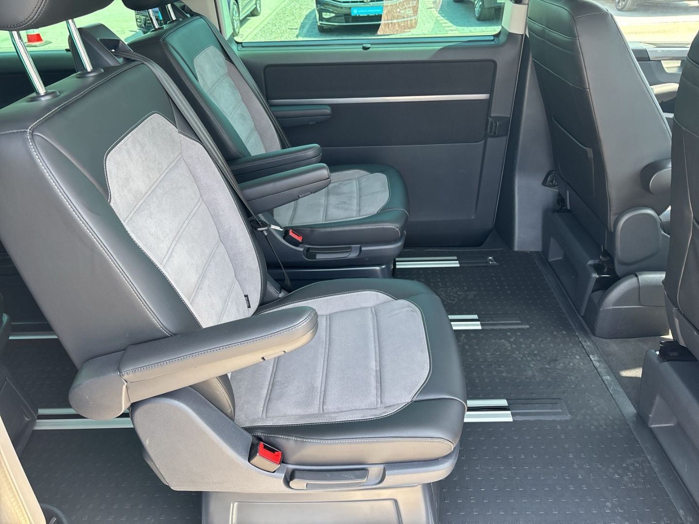 Volkswagen T6.1 Multivan 2,0 TDI Generation SIX 4M LED Kame