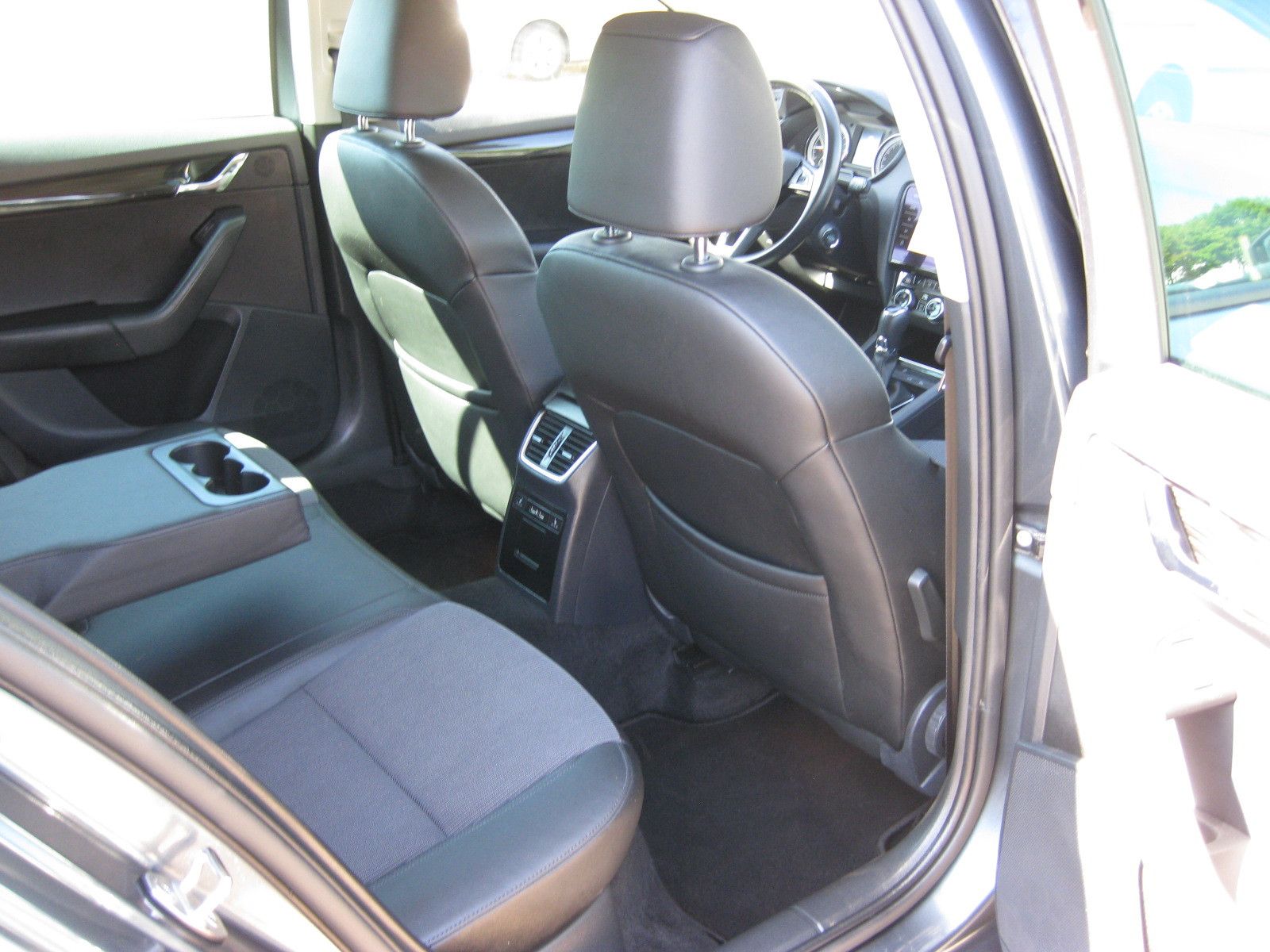 Skoda Octavia Combi Paket Business - Samsaru's Car Outlet