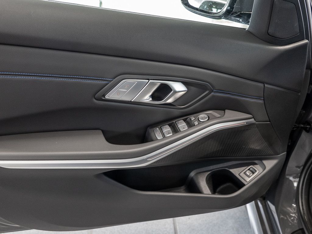 BMW 320d Touring M-Sportpaket - Samsaru's Car Outlet